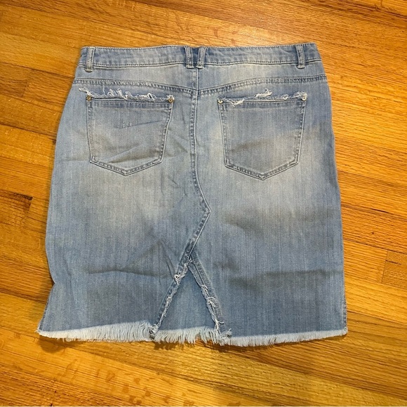 Democracy Faded Denim Modest Frayed Hem Skirt(d) - Picture 1 of 10